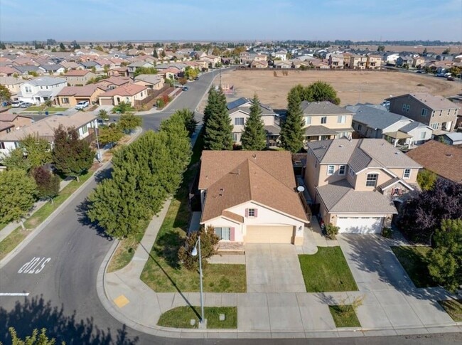 Building Photo - 4321 Strathmore Pl