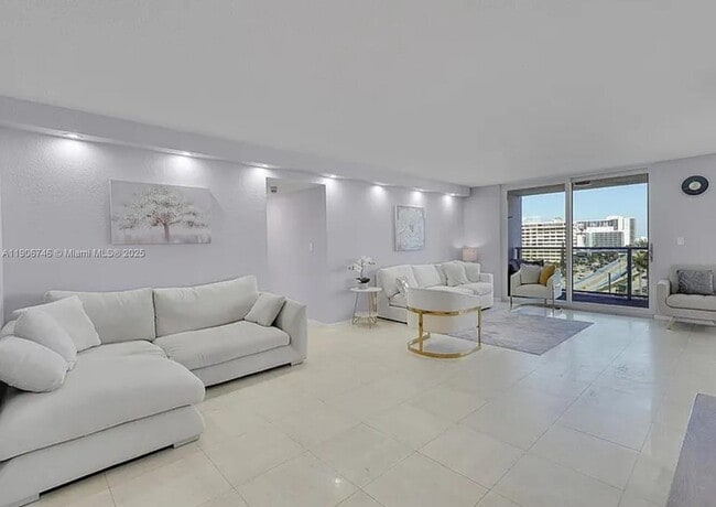 Foto del edificio - 1880 S Ocean Dr