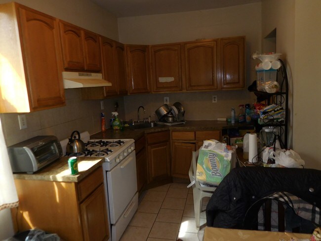 Foto del edificio - 835 E 231st St