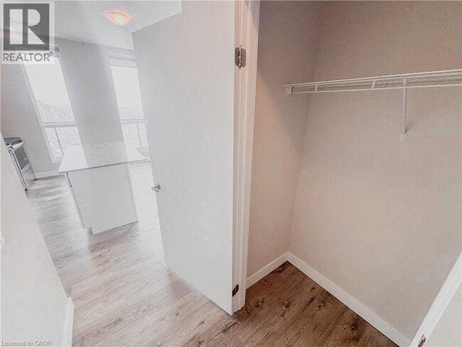 Photo du bâtiment - 100 Garment St