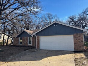 Building Photo - 6808 Shadydale Dr