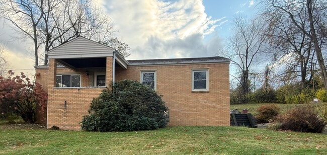 OUTSIDE - 2 Hodgkiss Dr