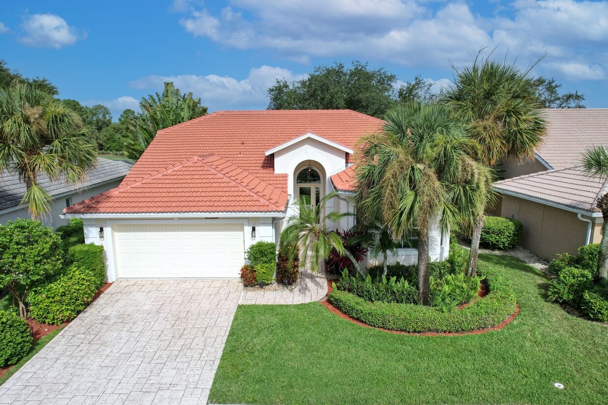 2336 Heritage Greens Dr, Naples, FL 34119 House Rental in Naples, FL