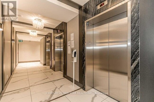 Building Photo - 3700 Hwy 7