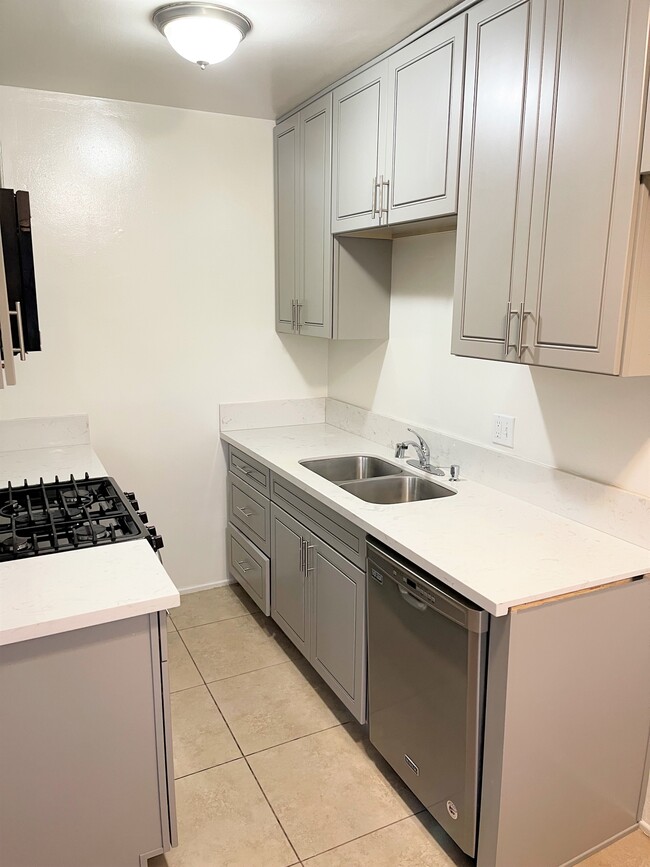 Kitchen - 303 S Almansor St