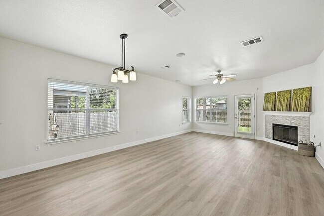 Foto del edificio - 11116 Liberty Farms Dr