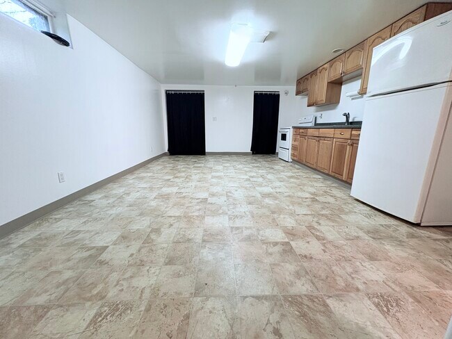 Building Photo - 107 N Forest Dr