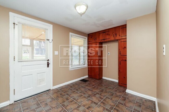 Building Photo - 2107 Hillside Ave