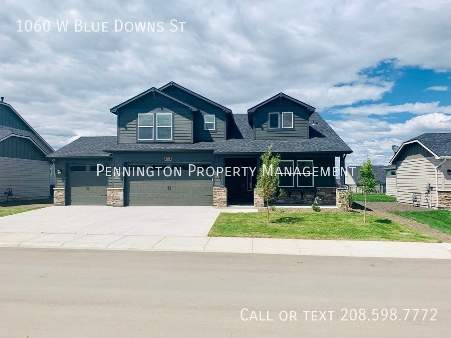Primary Photo - 1060 W Blue Downs St