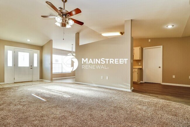 Building Photo - 3 Bedroom Pet-Friendly Home in Spring Hill, FL with Main Street Renewal