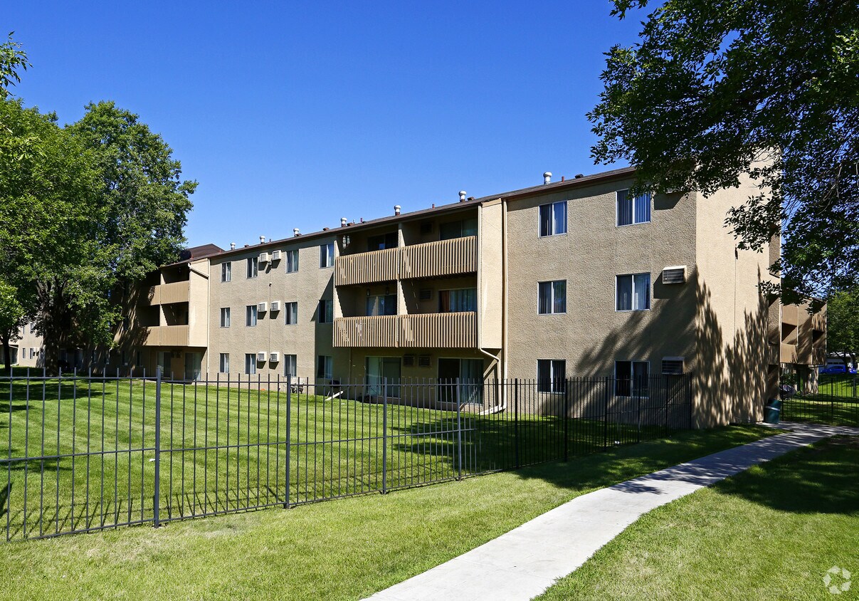 Bradley House Apartments Saint Paul, MN
