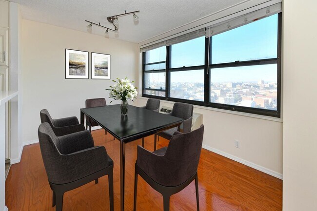 Foto del edificio - 7004 Boulevard E