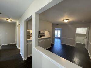Building Photo - 304 Hazelnut Dr