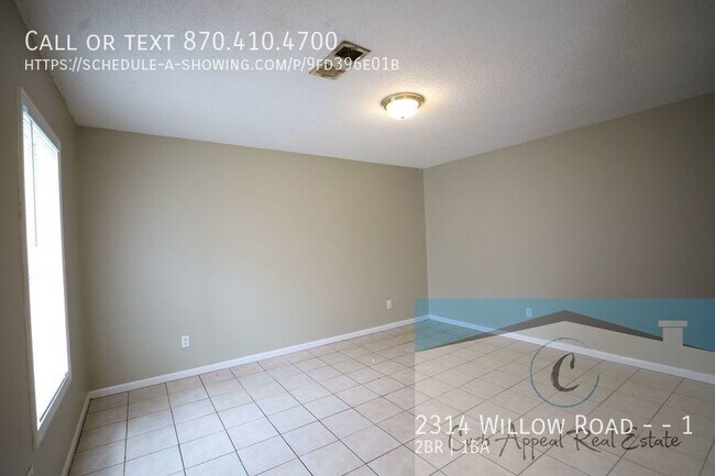Building Photo - Recently renovated 2 bed, 1 bath apt - was...