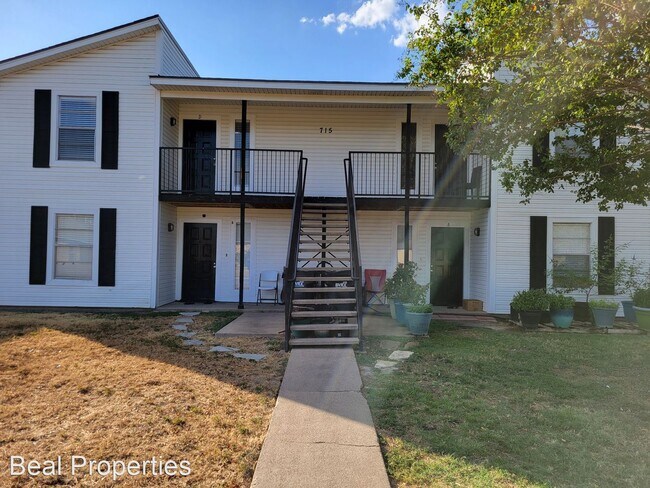 Foto del edificio - 2 br, 1.5 bath House - 715 D Vassar Court