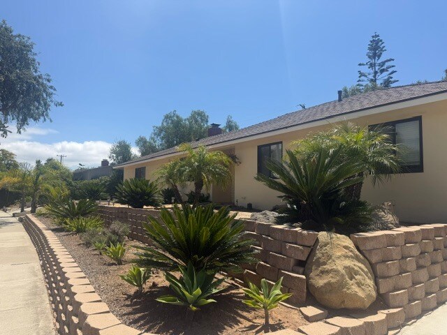 Foto del edificio - 5587 Cathedral Oaks Rd