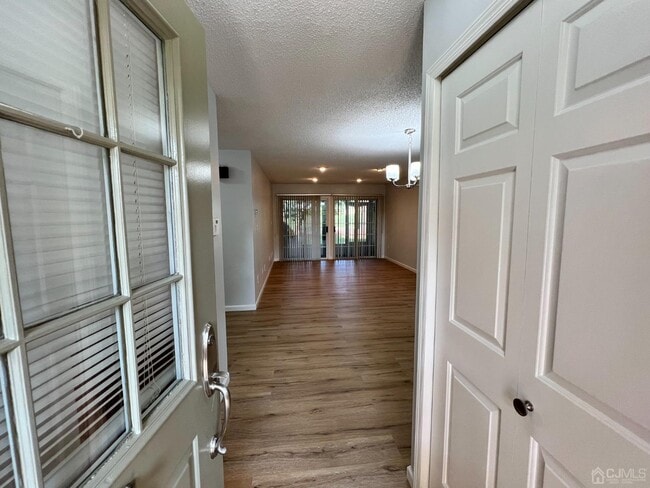 Building Photo - 10 Benjamin Franklin Dr