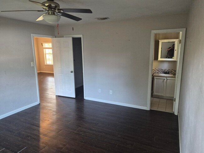 Building Photo - 4166 Laurel Oak Cir