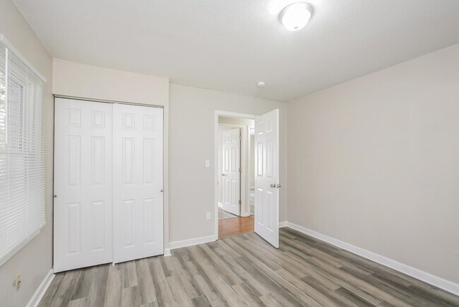 Foto del edificio - 1016 Wellspring Dr