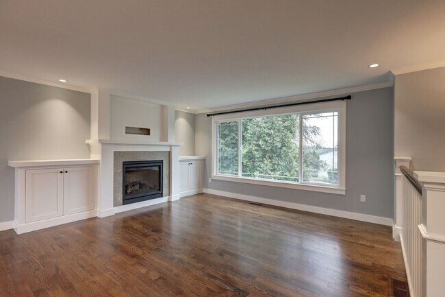 Foto del edificio - Kirkland Home w/4bd, 3ba & Large Backyard!