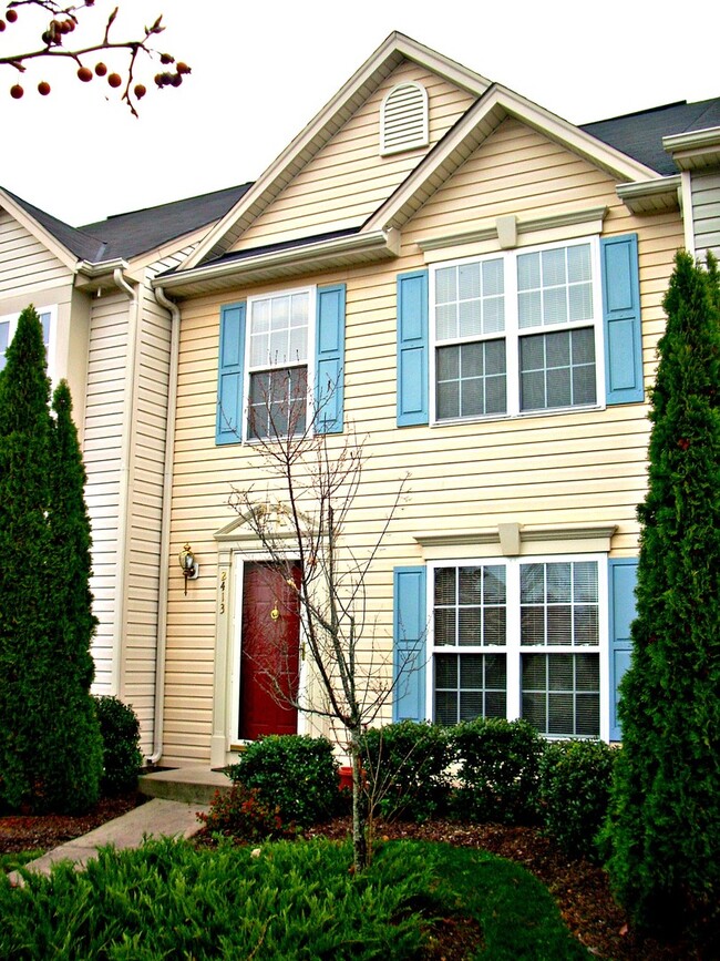 Foto del edificio - 3 BR / 1.5 BA Townhouse near Virginia Cent...