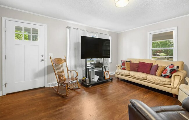Foto del edificio - 3 Bedroom Home Available For Rent - Pendleton