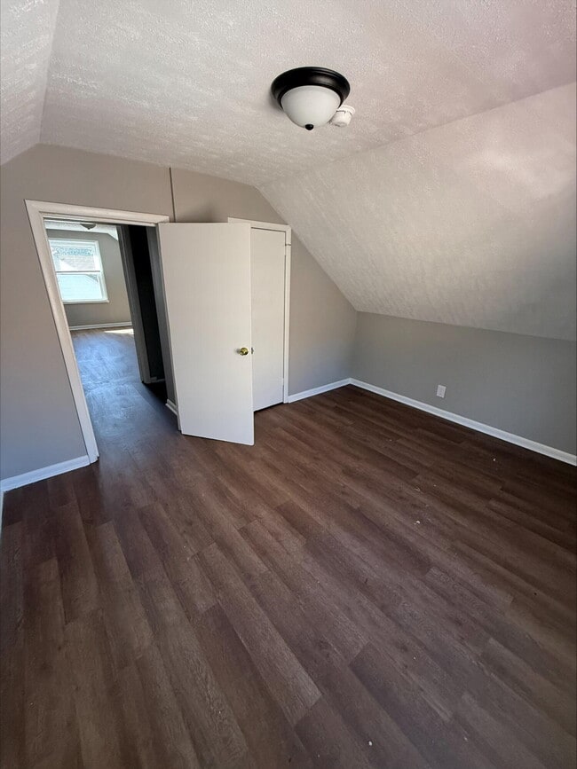 Building Photo - 826 Carneal Rd