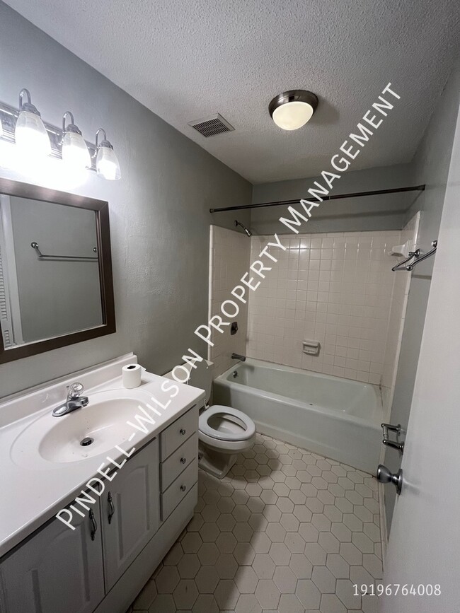 Foto del edificio - 6943 Staghorn Ln