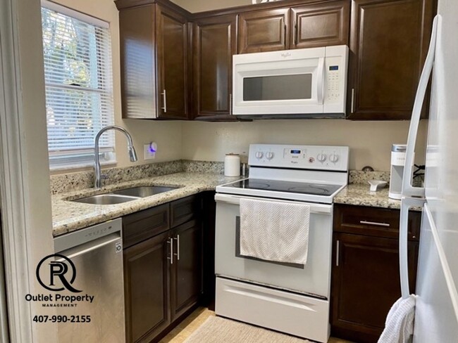 Building Photo - Fantastic 2/2 Condo ****Ready to Move****
