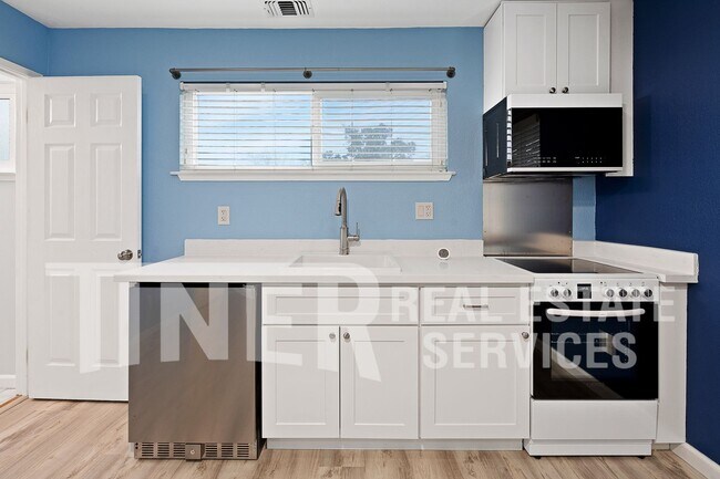 Foto del edificio - 3644 Cody Way