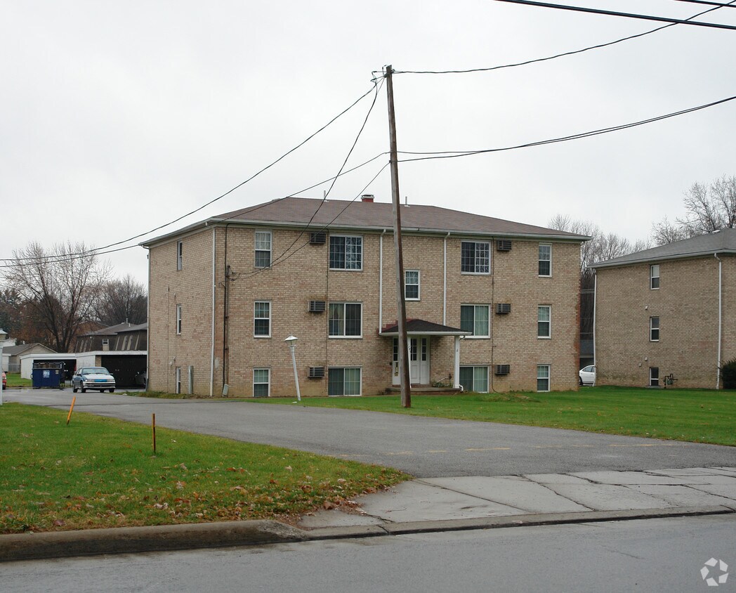 Building Photo - 5781 Sheridan Rd