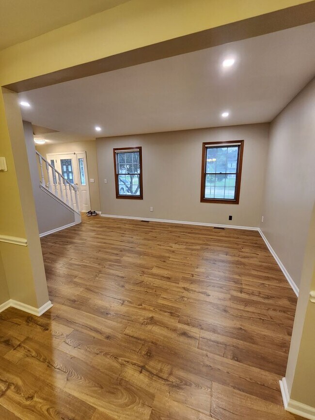 Foto del edificio - 4 Bedroom Home For Rent in Solon