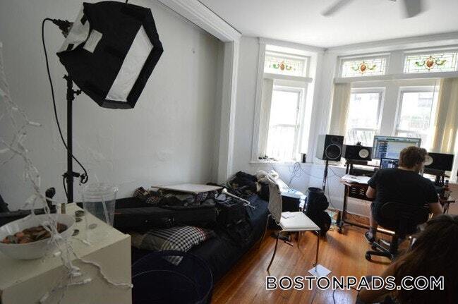 Foto del edificio - 64 Hemenway St