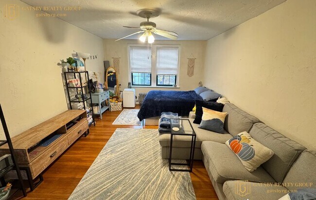 Foto del edificio - 302 Spring Street Ext