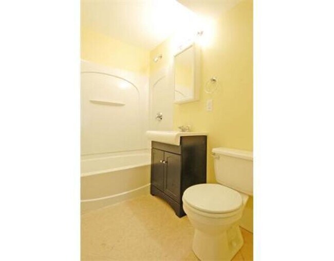 Building Photo - MASSIVE Renovated 6 Bed In Mission Hill! A...