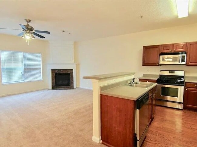 Building Photo - 246 Azalea Cir