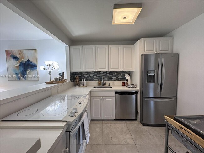 Foto del edificio - 3301 N Country Club Dr