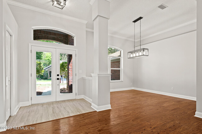 Building Photo - 2308 Covington Creek Dr
