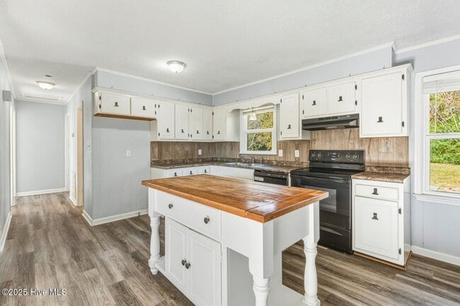 Foto del edificio - Updated 3 Bedroom Off Of Gumbranch