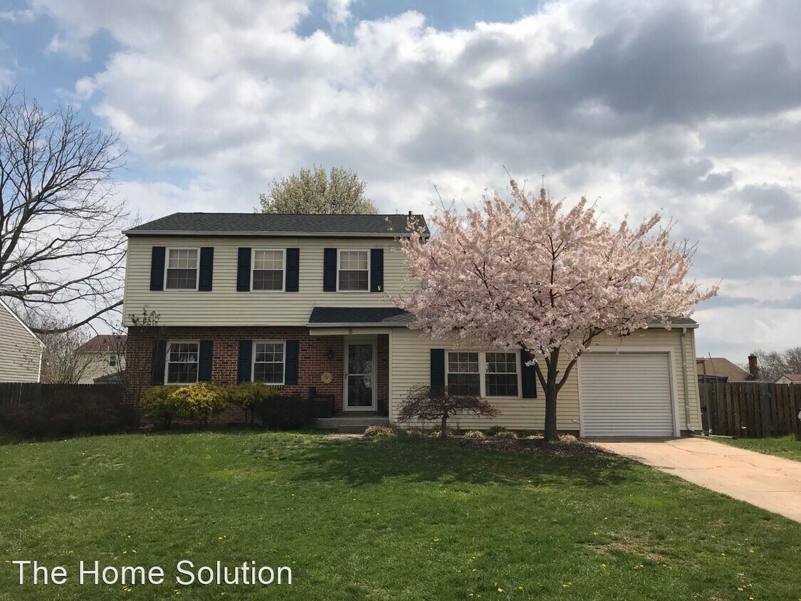 Primary Photo - 3 br, 1.5 bath House - 8 Dover Court