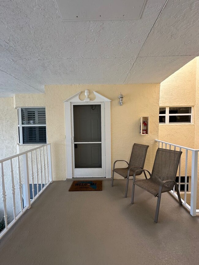 Building Photo - Furnished 2 Bedroom 2 Bath Condo in Grove ...