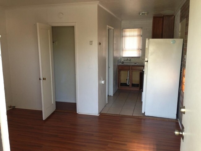 Interior Photo - 2538-2544 E Illinois Ave