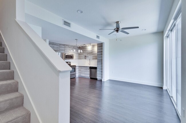 Foto del edificio - 604 N Bluff Dr