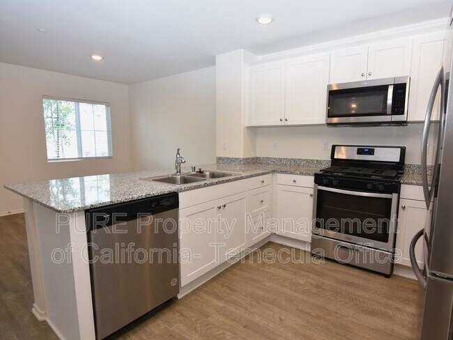 Foto del edificio - 28457 Songbird St
