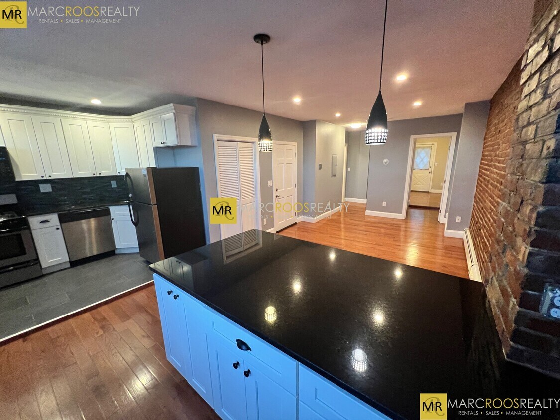 370 Summer St Unit 3, Boston, MA 02210 Condo for Rent in Boston, MA