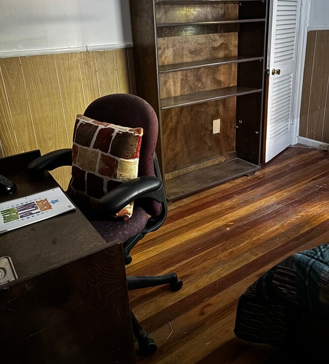 Foto del edificio - 1095 Townsend Ave