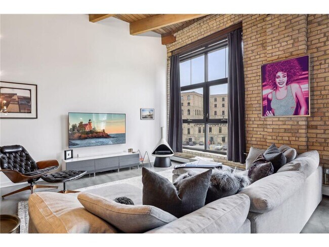 Foto del edificio - 404 N Washington Ave