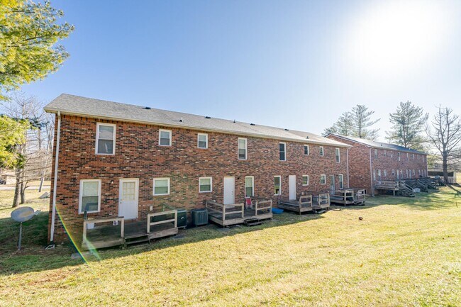 Foto del edificio - 313 Berkley Ct