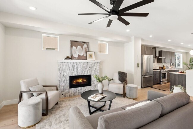 Foto del edificio - 3075 S Delaware St