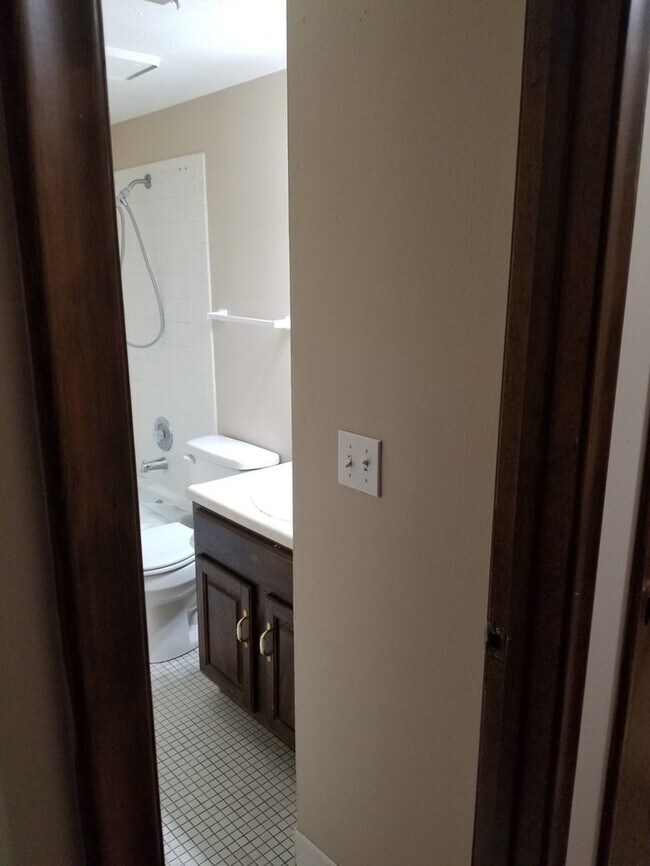 Foto del edificio - CHARTER OAKS APARTMENTS